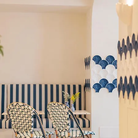 호텔 A'mare Boutique &