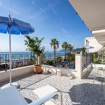 A'mare Boutique & Hotel 3*