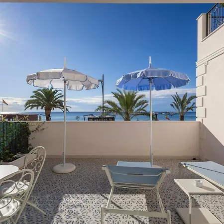 A'mare Boutique & Hotel 3*