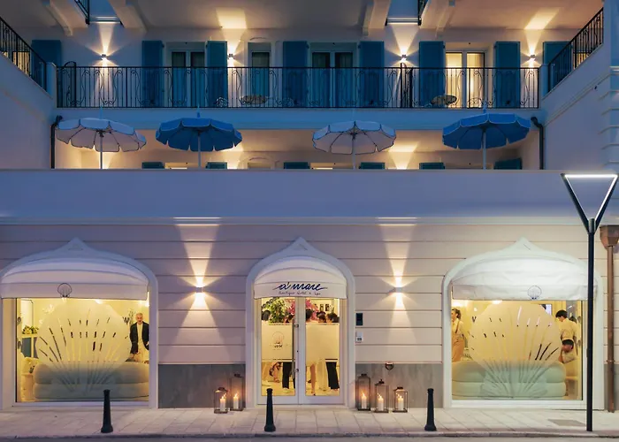 A'mare Boutique & 3*