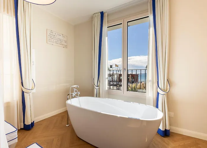 ホテル A'mare Boutique & ピエトラ・リーグレ